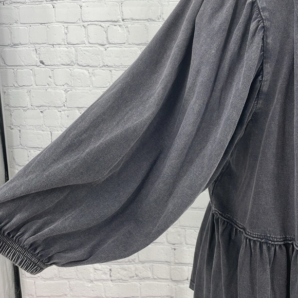 Falls Creek Large Gray/ Black Peplum Puff Sleeve Top - Picture 4 of 7